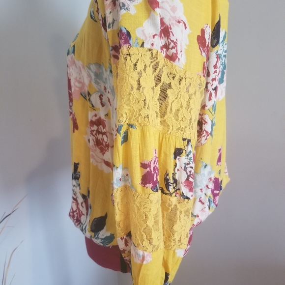 Eyeshadow Long sleeve top. - Picture 5 of 6